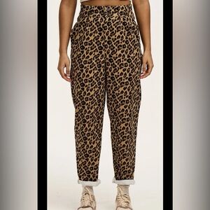 Lucy & Yak Leopard Print Straight Leg Pants elastic waist